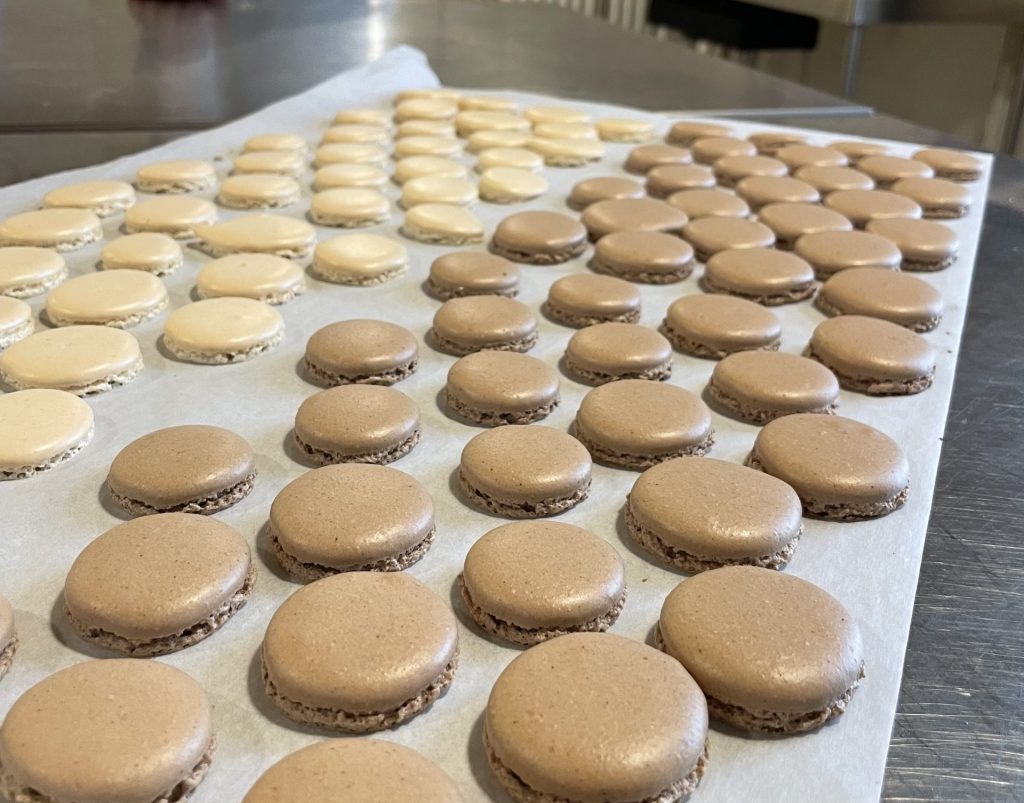 Macarons prêts à cuire