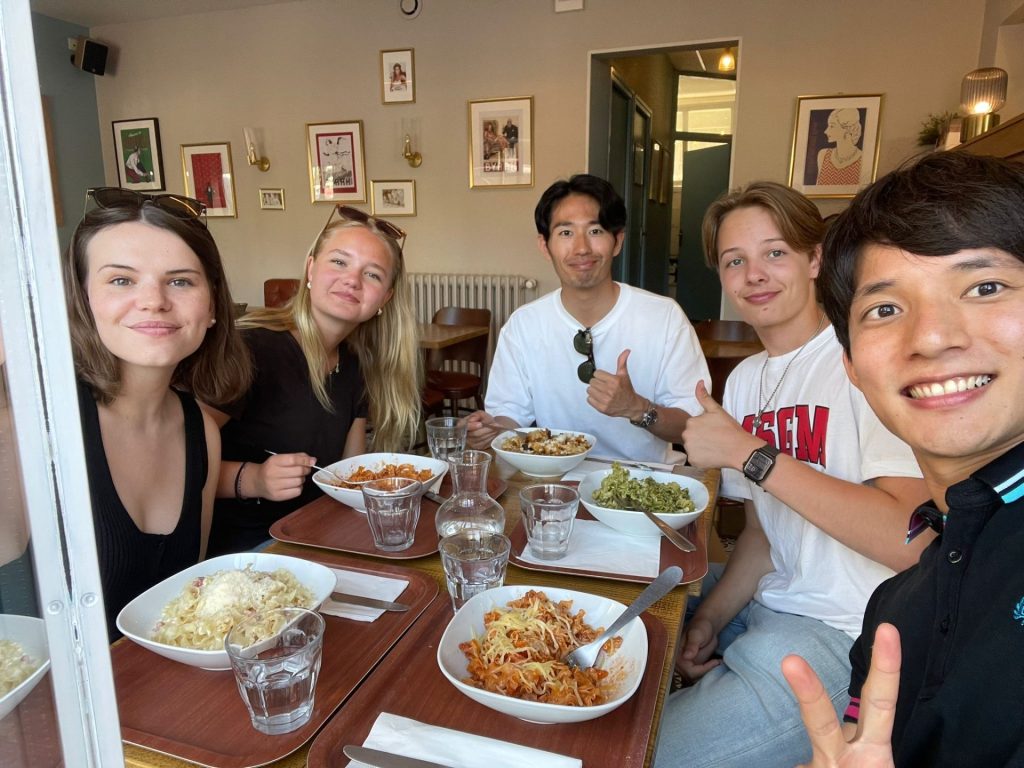 Nos étudiants au restaurant